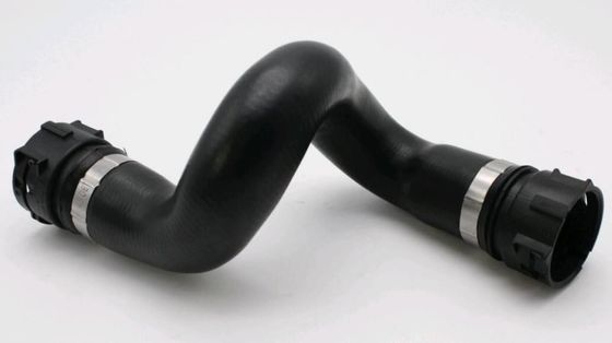 Beli 17127537108 Selang pendingin radiator Perbaikan mudah Bagian mesin mobil online manufacture