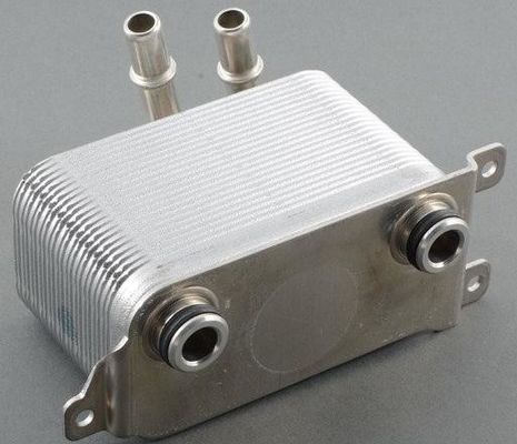 17117534896 Bagian Mesin BMW Oil Cooler