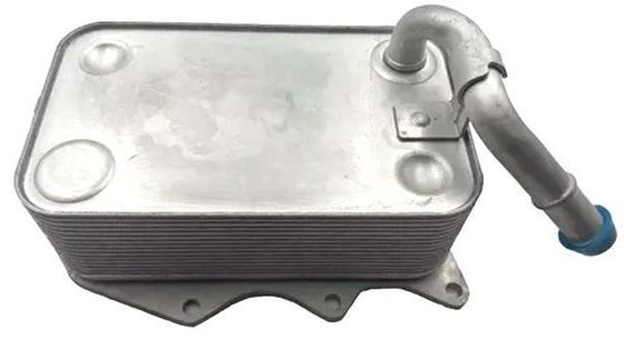 057117021P Bagian Mesin Pendinginan minyak untuk AUDI A8, PORSCHE Cayenne, VW TOUAREG